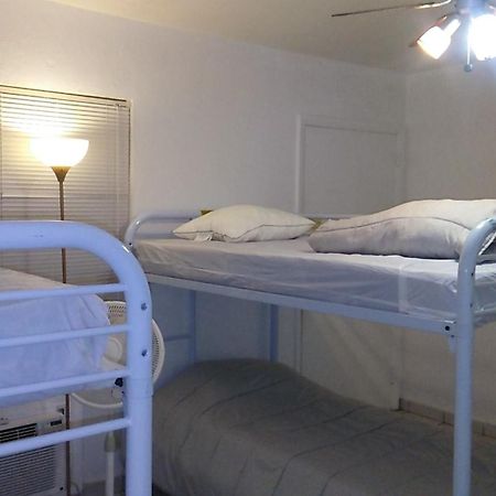 Auberge de jeunesse Downtown Hollywood Beach Students' Dorm Extérieur photo